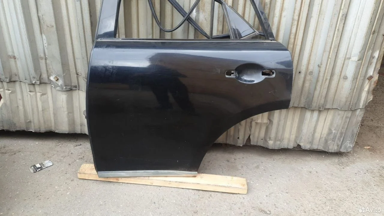 Дверь задняя левая Инфинити FX35 FX45 S50