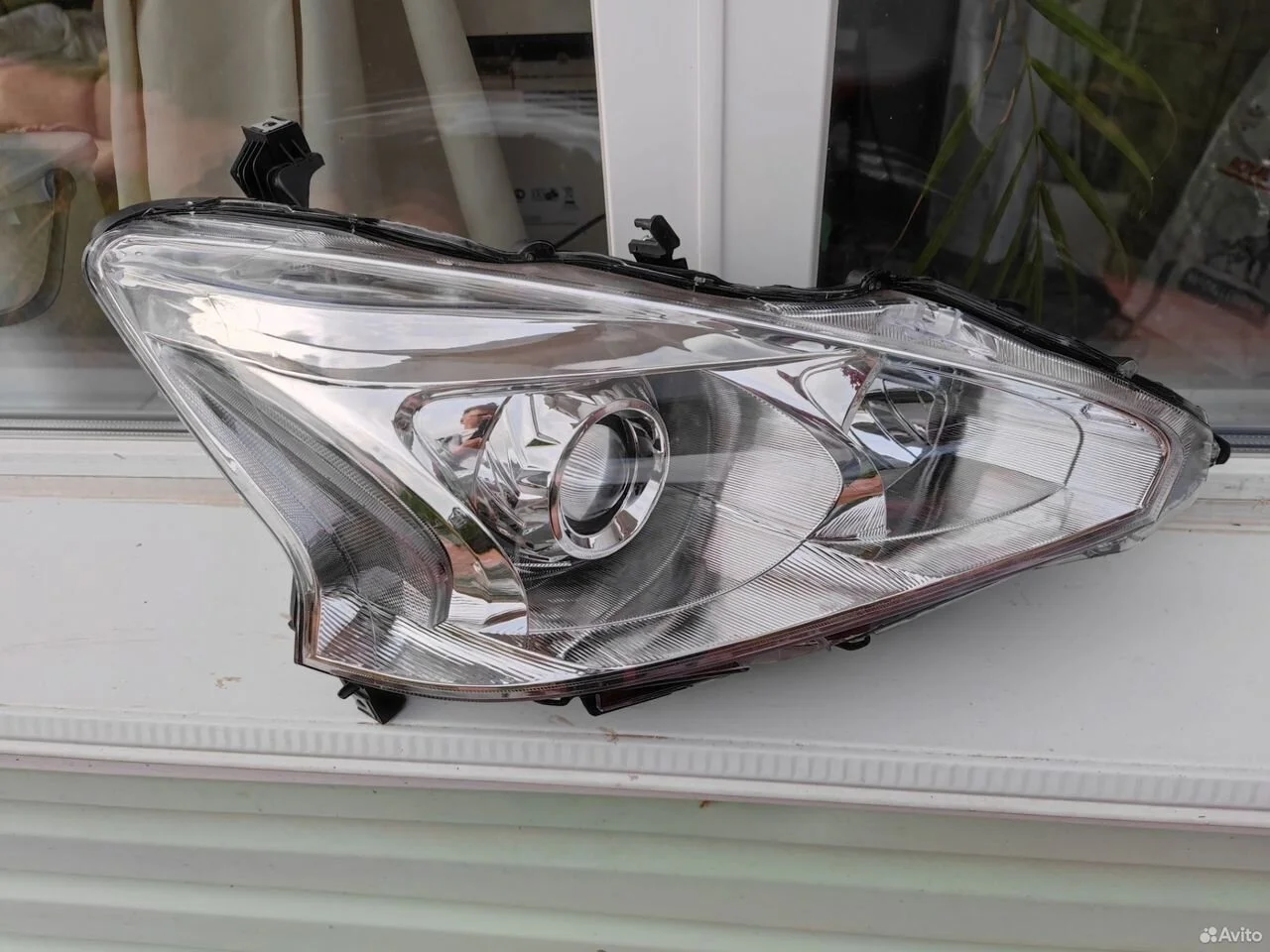 Фара ксенон правая ниссан теана l33 европа оригина