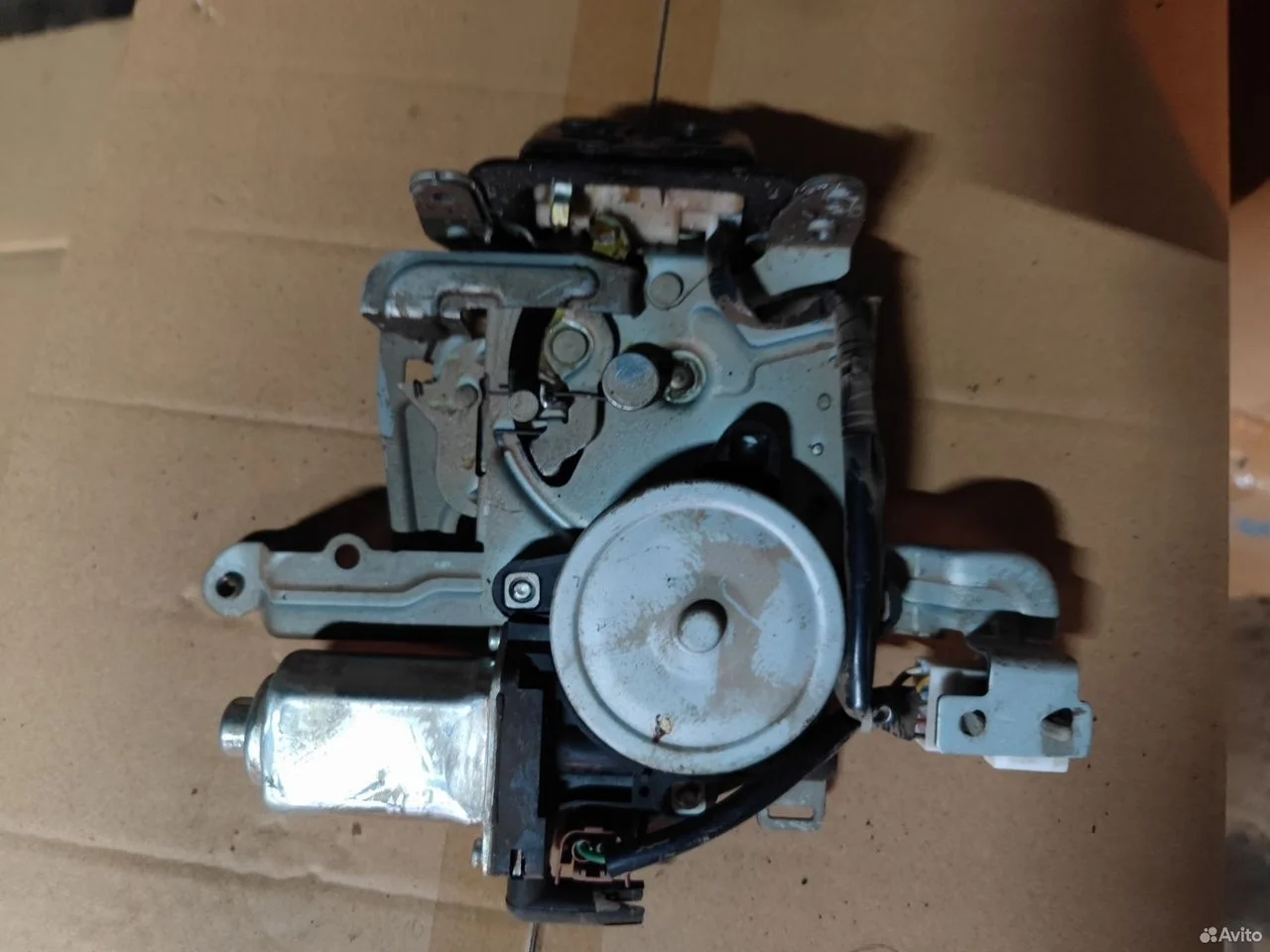 Замок крышки багажника Инфинити QX70 FX37 S51