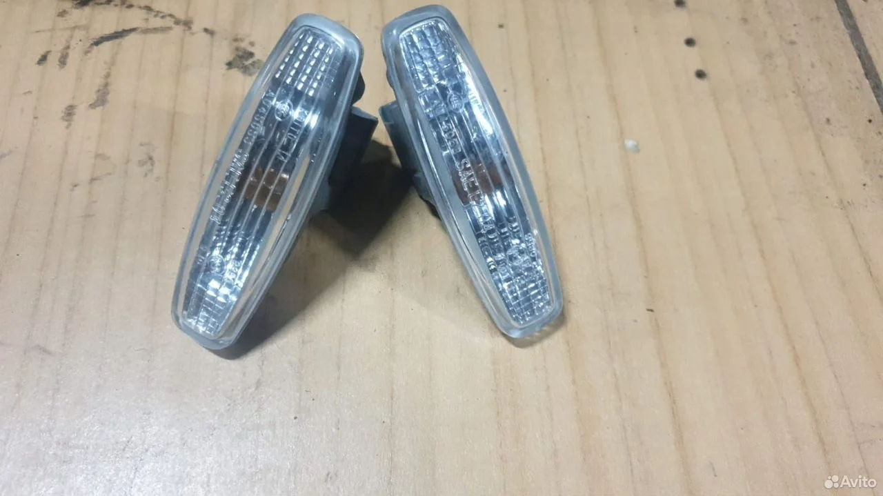 Поворотник в крыло Инфинити QX70 FX37 S51 FX35 FX3