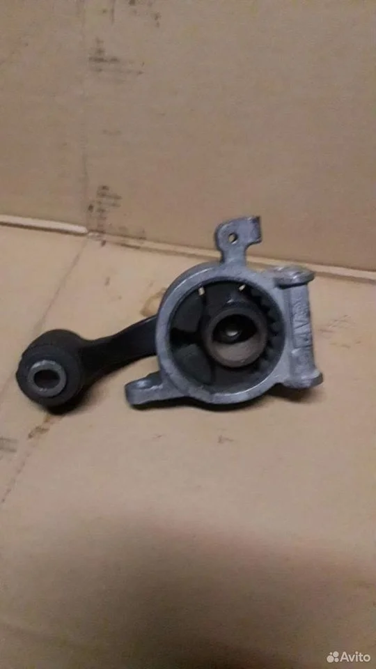 Подушка правая нижняя Ниссан Теана J32