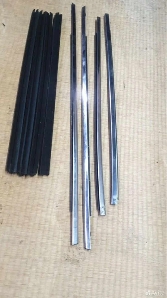 Молдинг стекла двери Инфинити QX70 FX37 S51