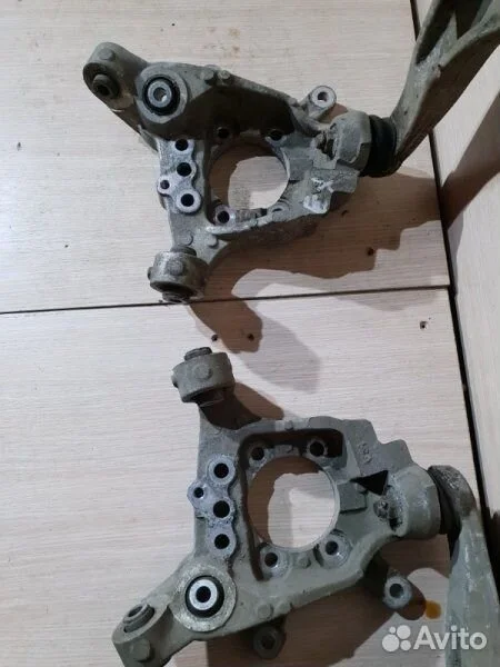 Кулак поворотный цапфа задний infiniti ex35 qx50