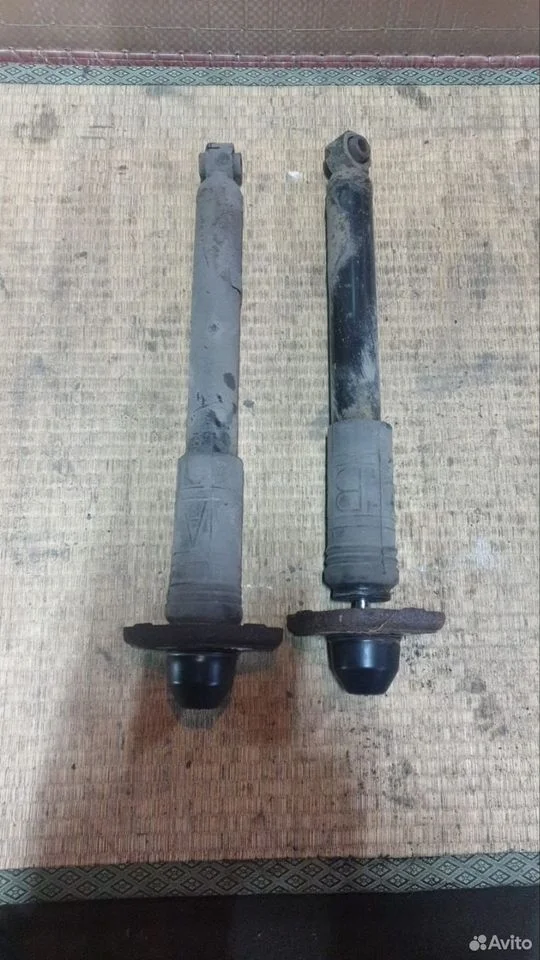 Задний амортизатор Инфинити QX70 FX37 S51