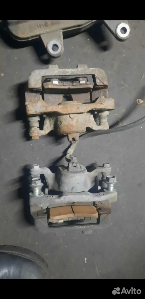 Суппорт тормозной задний infiniti qx56 z52 qx80