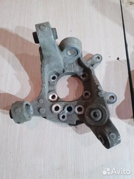 Кулак поворотный рычаг абс Infiniti M35 Y50