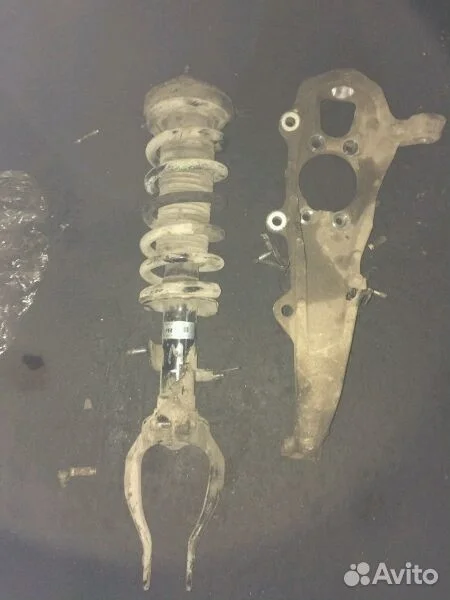 Кулак поворотный Infiniti M Y50