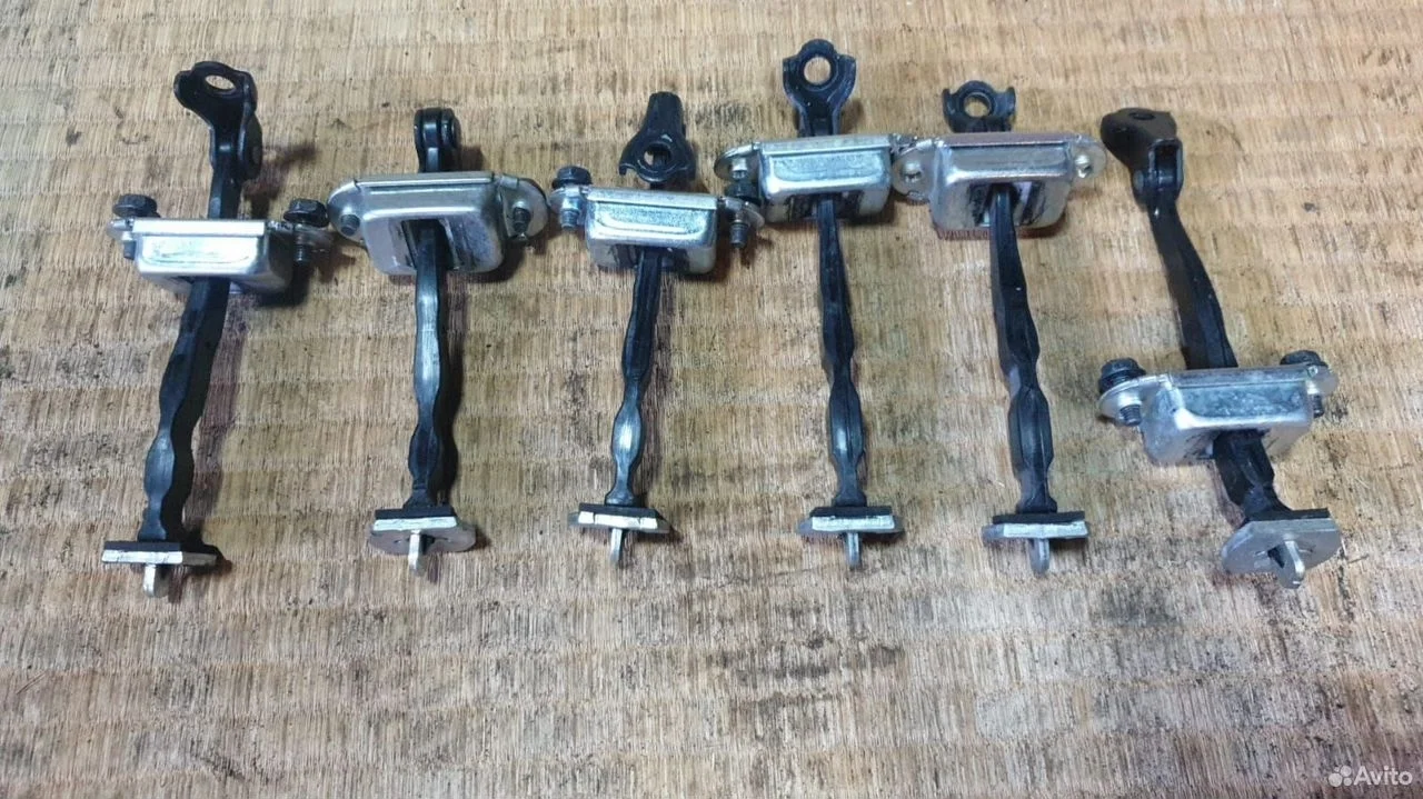 Ограничитель двери Ниссан Мурано Z51