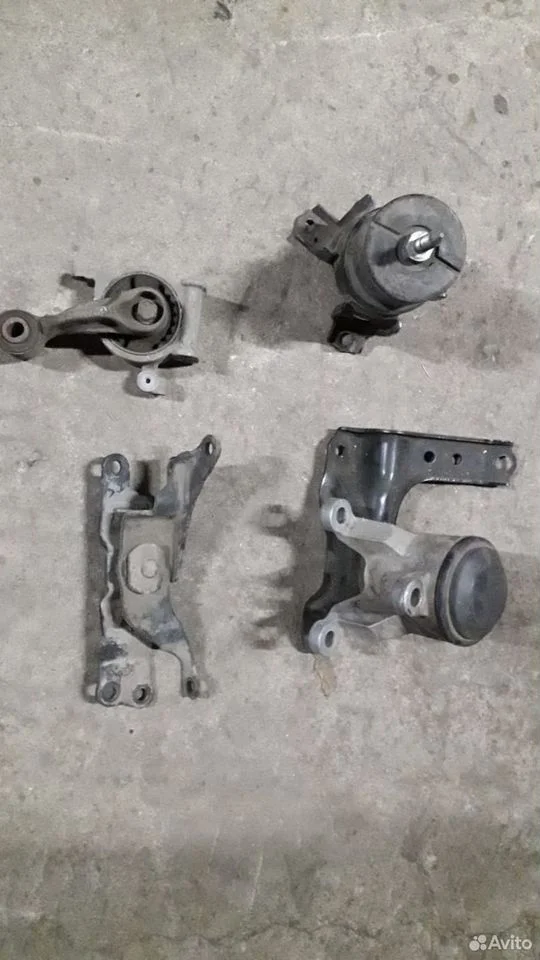 Подушка двигателя 2WD Ниссан Теана j32