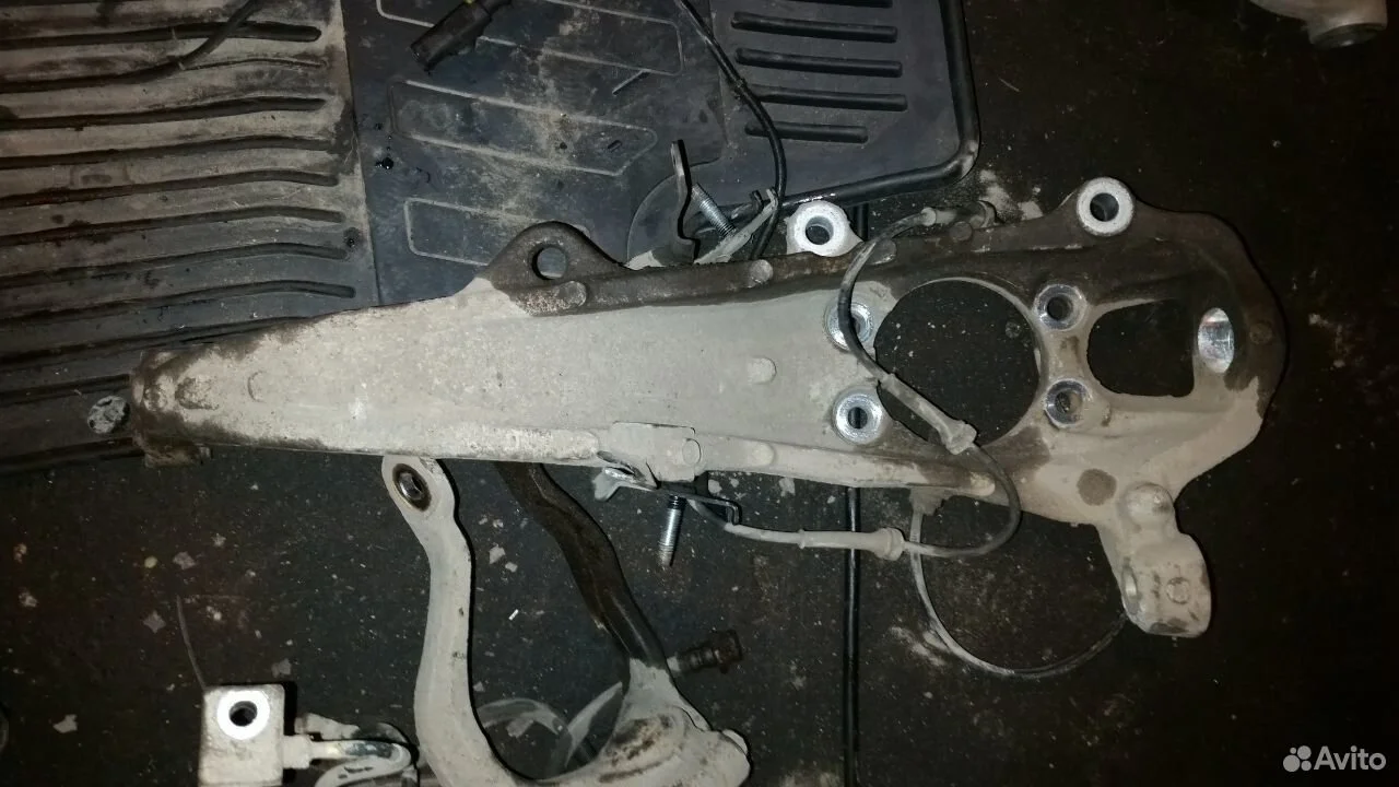 Кулак поворотный передний Infiniti M35 y50 разбор