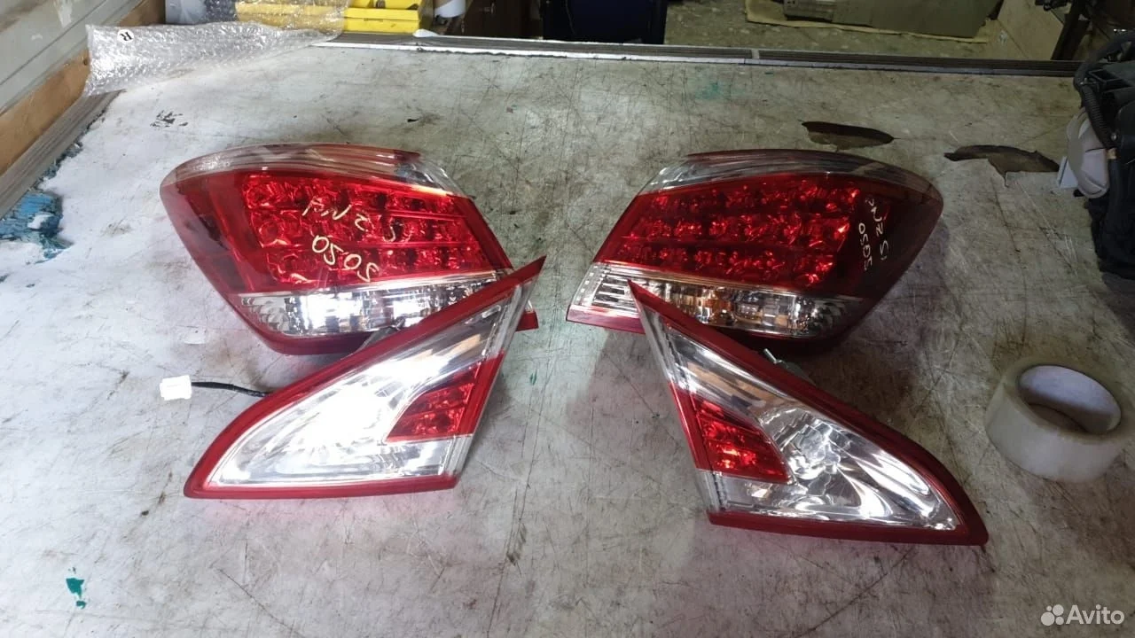 Фонарь в крышку багажника Ниссан Мурано Z51