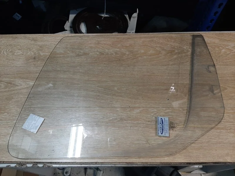 Стекло двери Mercedes-Benz Sprinter W906