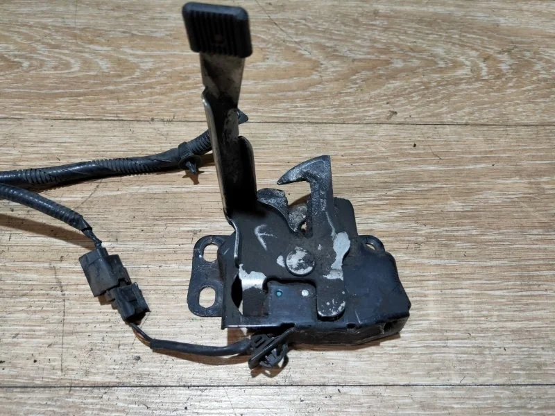 Замок капота Honda CIVIC VIII 5D 2009