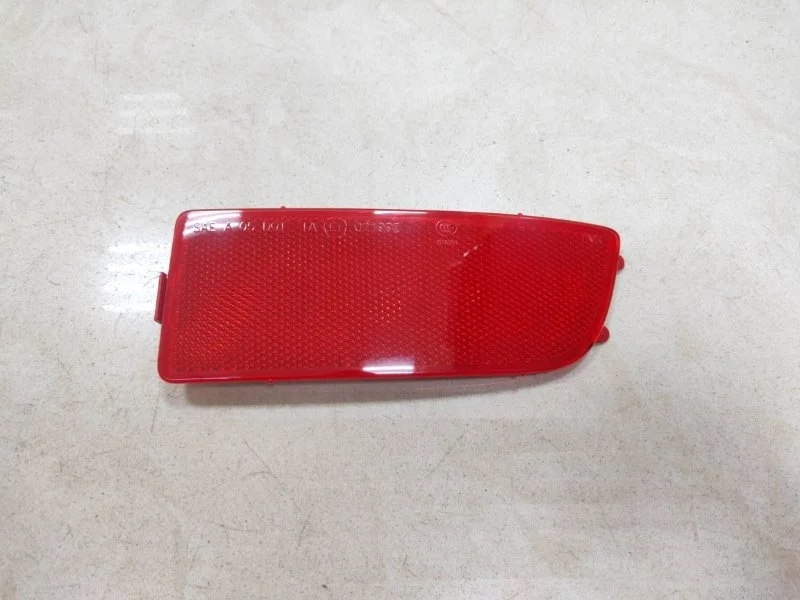 Светоотражатель клык бампера Mercedes-Benz Sprinter W906