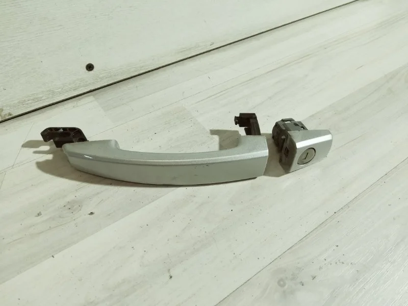 Ручка двери внешняя Opel Astra J 2010