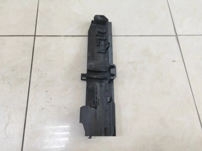 Кронштейн радиатора BMW 1 E87 2006