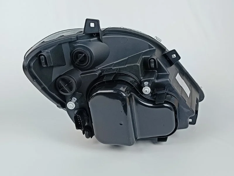 Фара Mercedes-Benz Sprinter W906