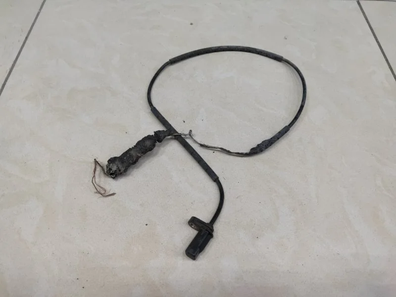 Датчик износа колодок BMW 1 E87 2006