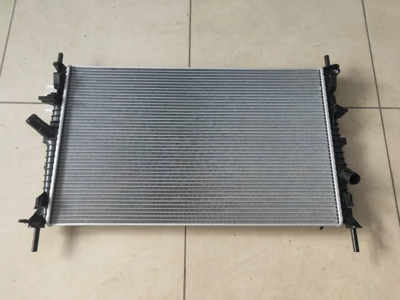 Радиатор двс Ford Transit 2014-