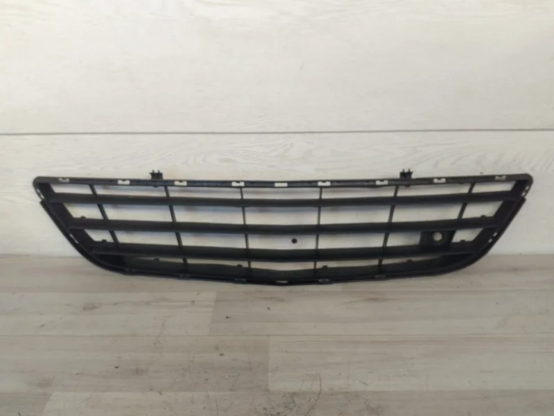 Решетка бампера Opel Corsa D 2008