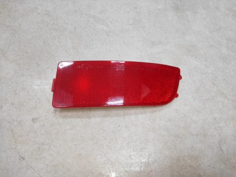 Светоотражатель клык бампера Mercedes-Benz Sprinter W906