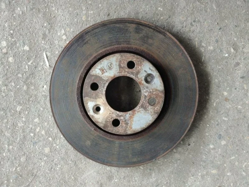 Тормозной диск Nissan Note E11 2008