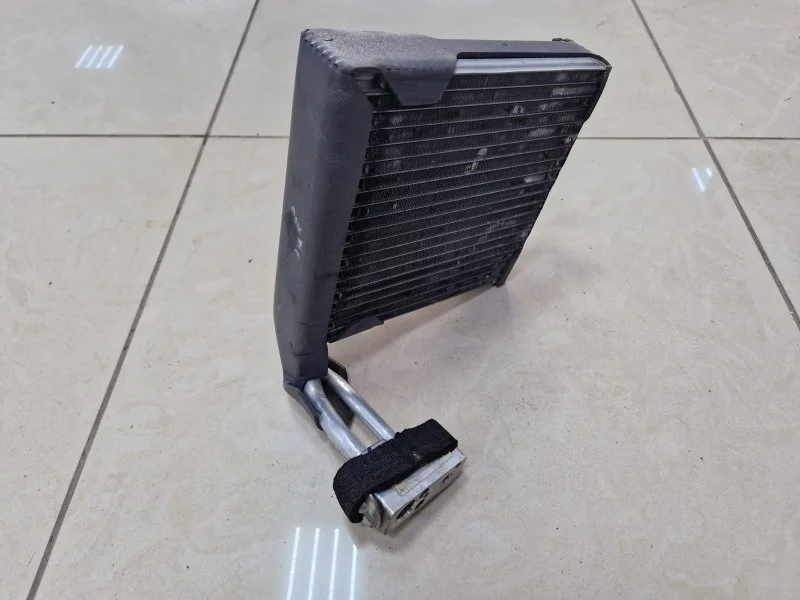 Испаритель кондиционера Nissan Note E11 2008