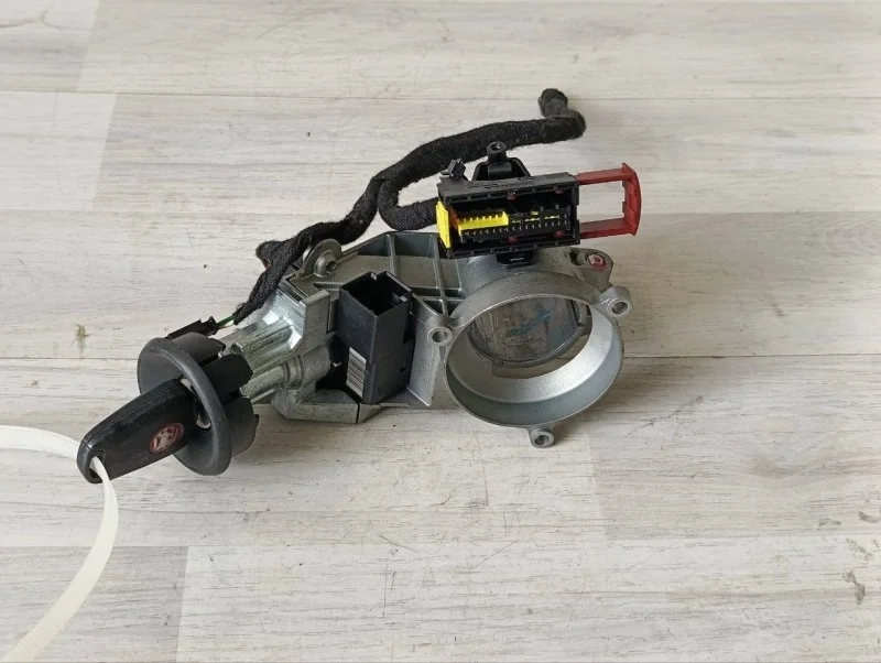 Замок зажигания Opel Corsa D 2008