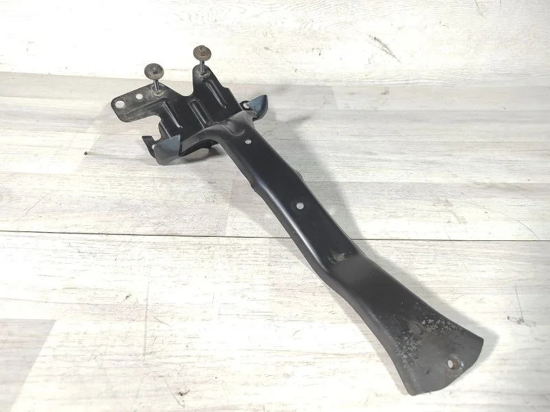 Кронштейн замка капота Volkswagen Touareg 2005 7L