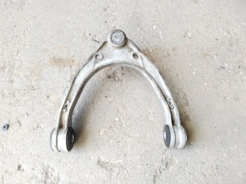 Рычаг подвески верхний Volkswagen Touareg 2005 7L