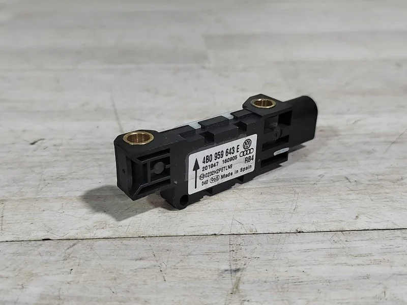 Датчик удара Volkswagen Touareg 2005 7L