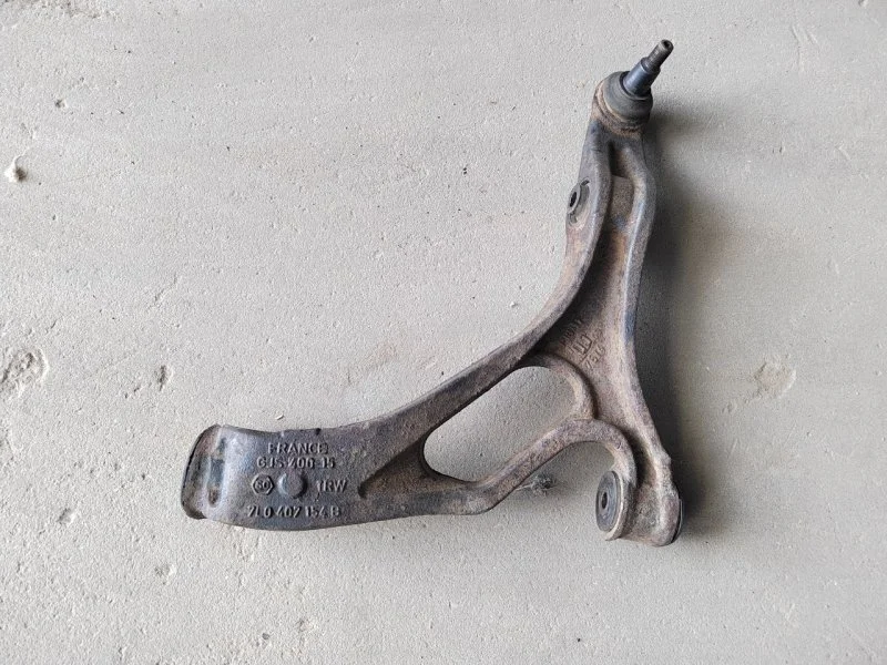 Рычаг подвески Volkswagen Touareg 2005 7L