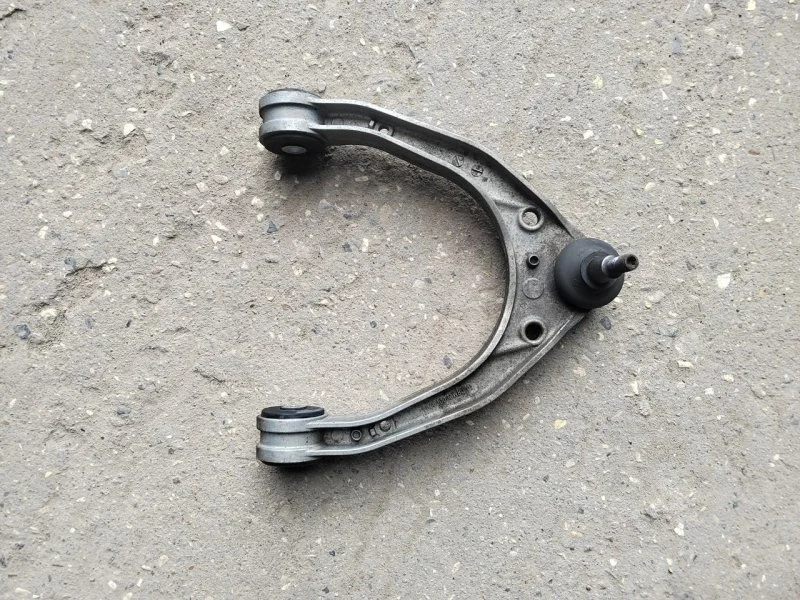 Рычаг подвески верхний Volkswagen Touareg 2005 7L