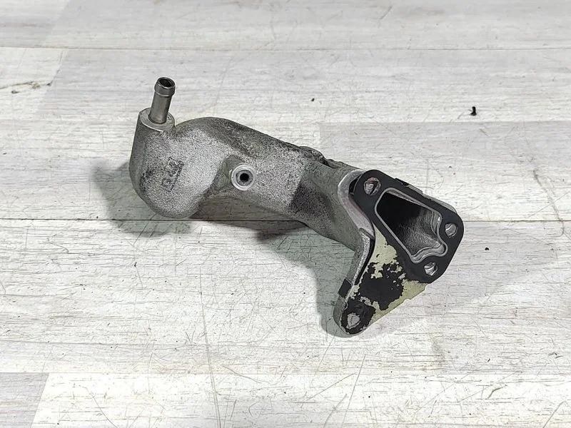 Фланец системы охлаждения Volkswagen Touareg 2005 7L