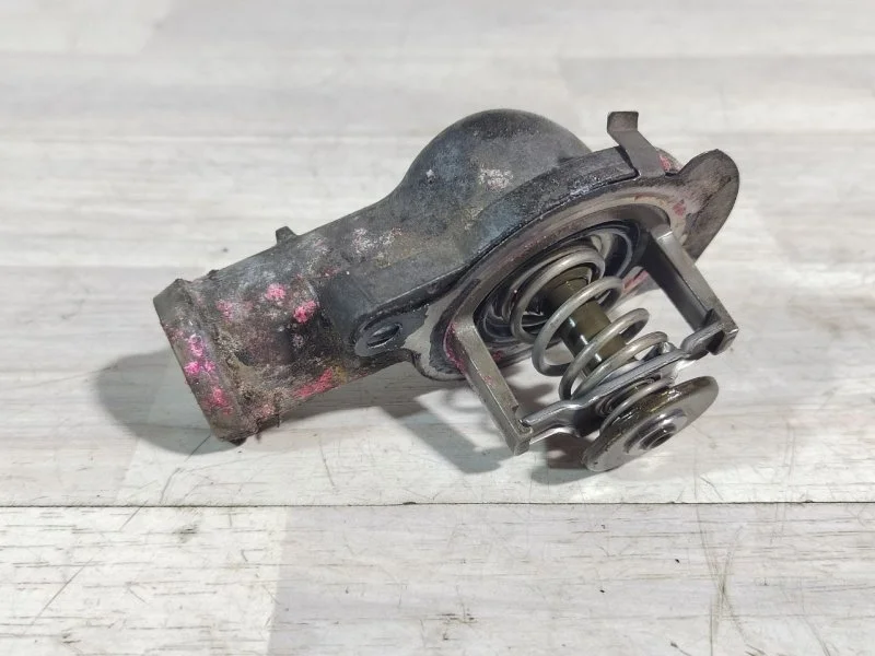 Термостат Volkswagen Touareg 2005 7L