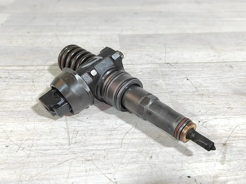 Форсунка Volkswagen Touareg 2005 7L