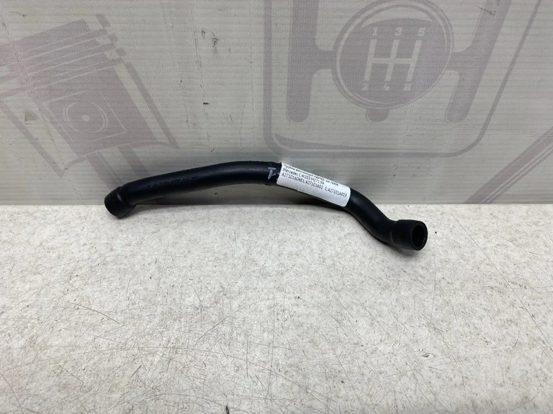 Трубка вентиляции картерных газов Mercedes-benz W203