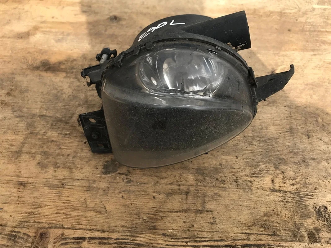 Фара противотуманная левая BMW E90 91