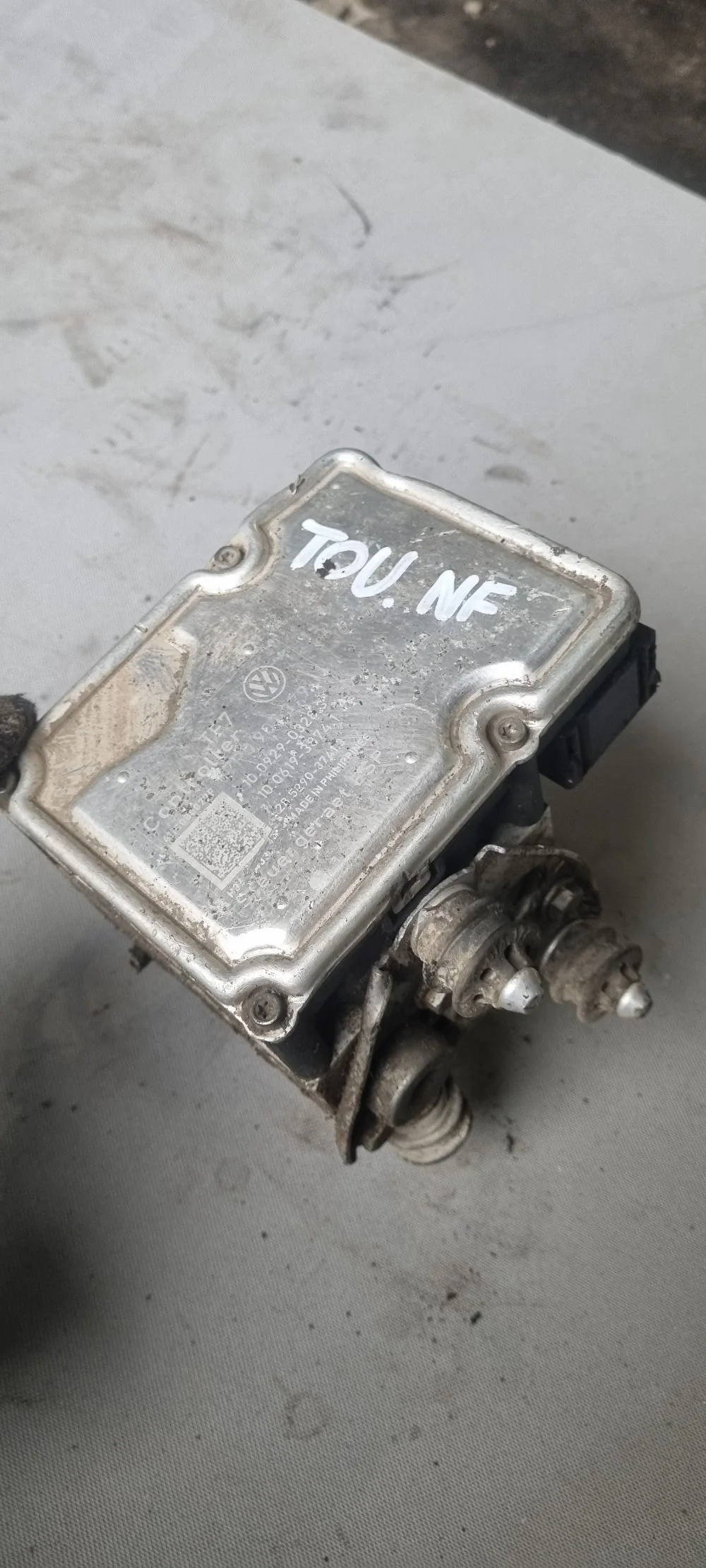 Блок ABS (насос) для VW Touareg 2010-2018