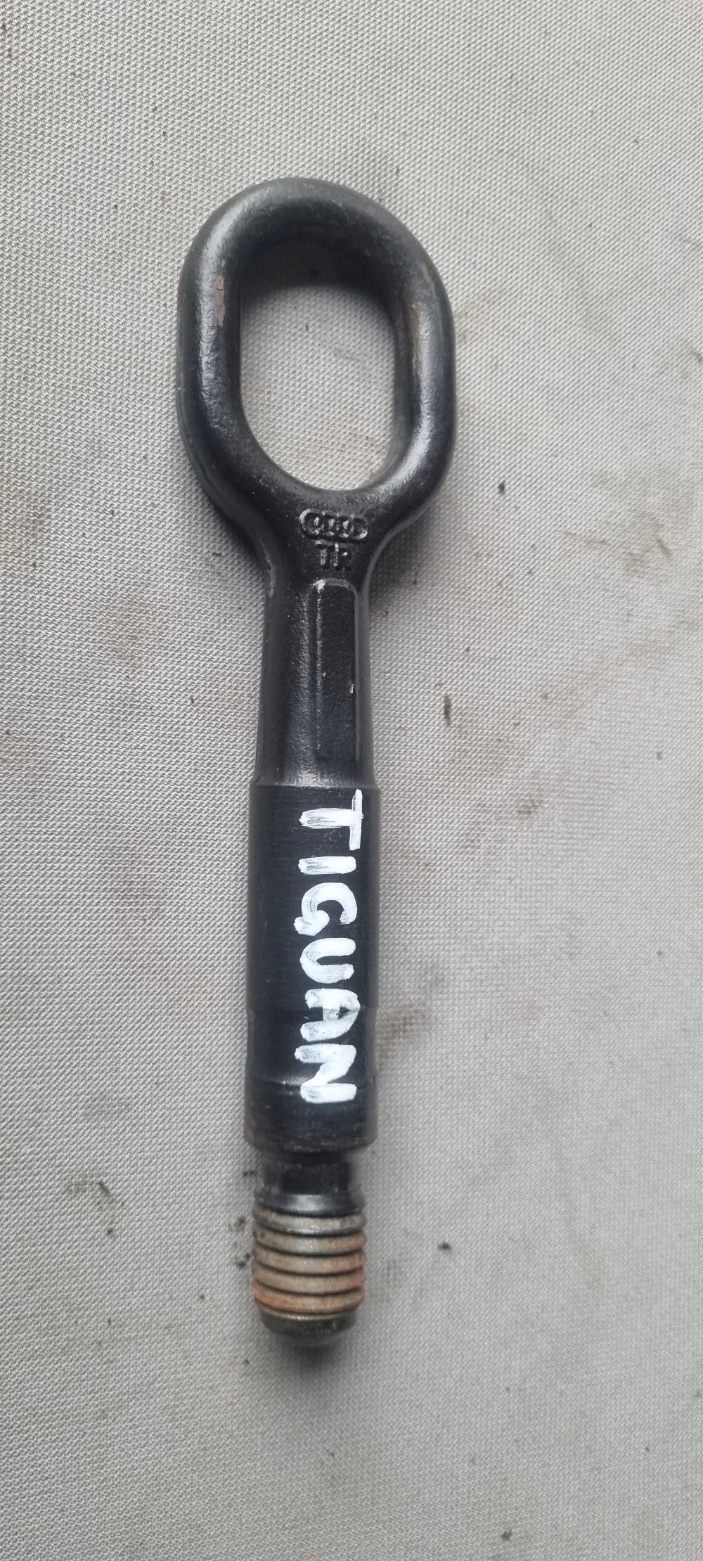 Крюк буксировочный для VW Tiguan 2016