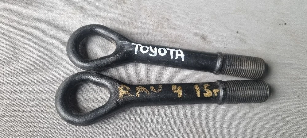 Крюк буксировочный для Toyota RAV 4 2013-2019