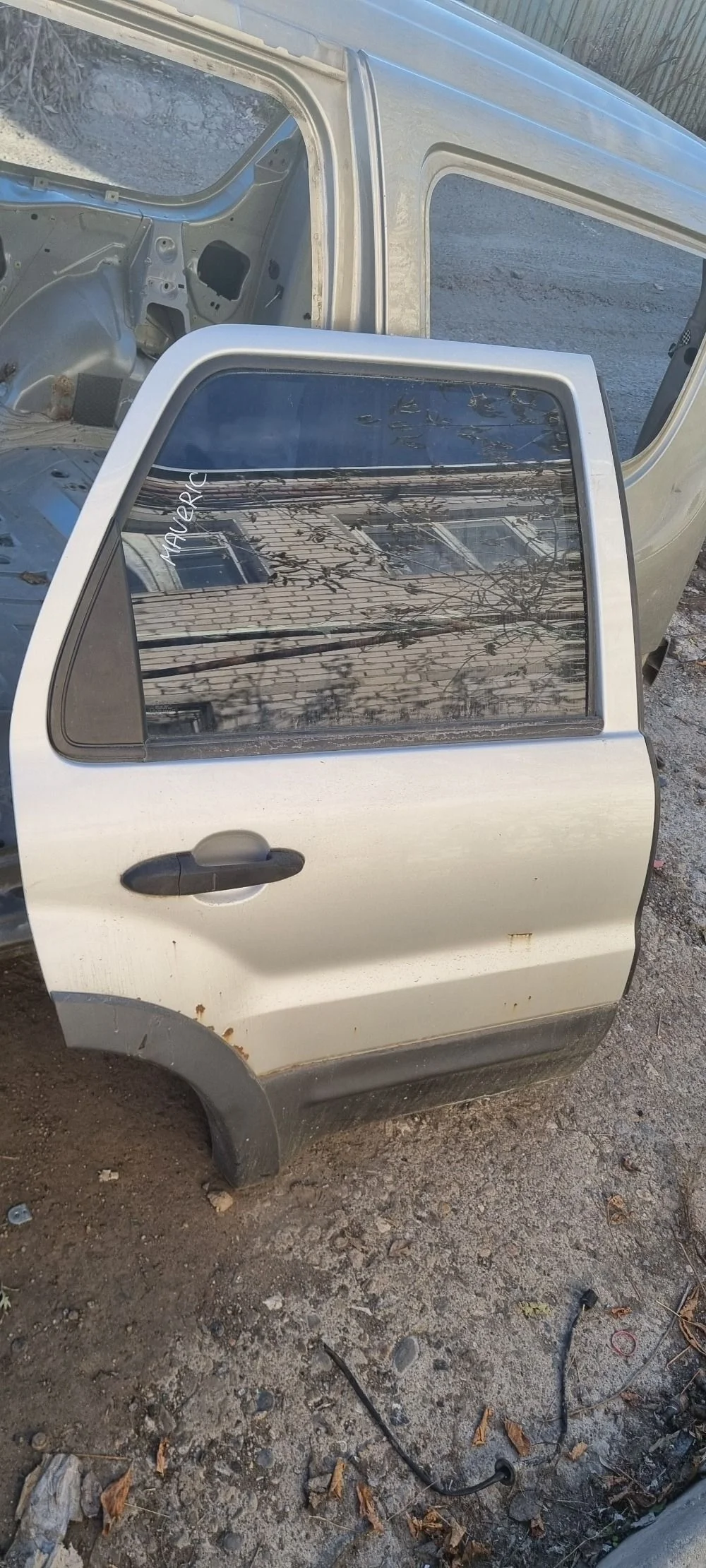 Дверь задняя правая для Ford Maverick 2001-2007