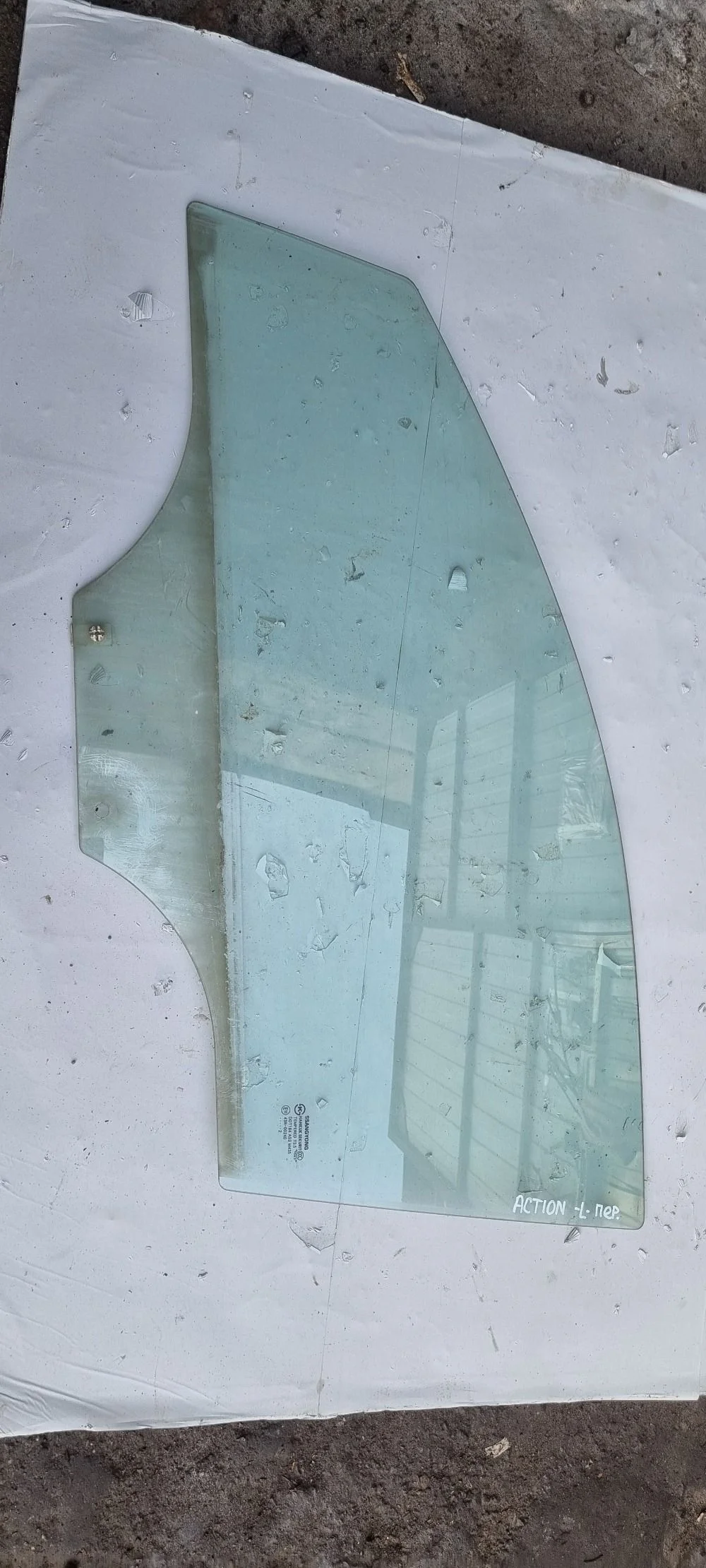 Стекло двери передней левой Ssang Yong Actyon  2