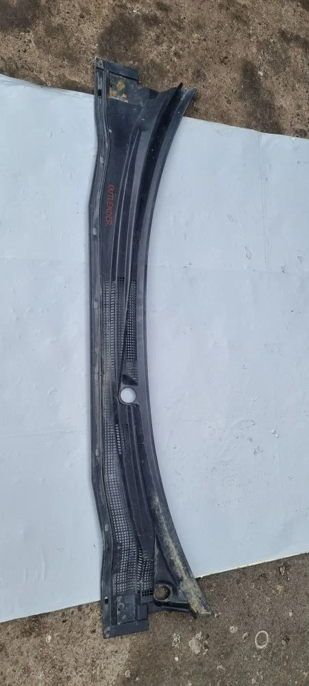 жабо Mitsubishi Outlander (CU) 2001-2008