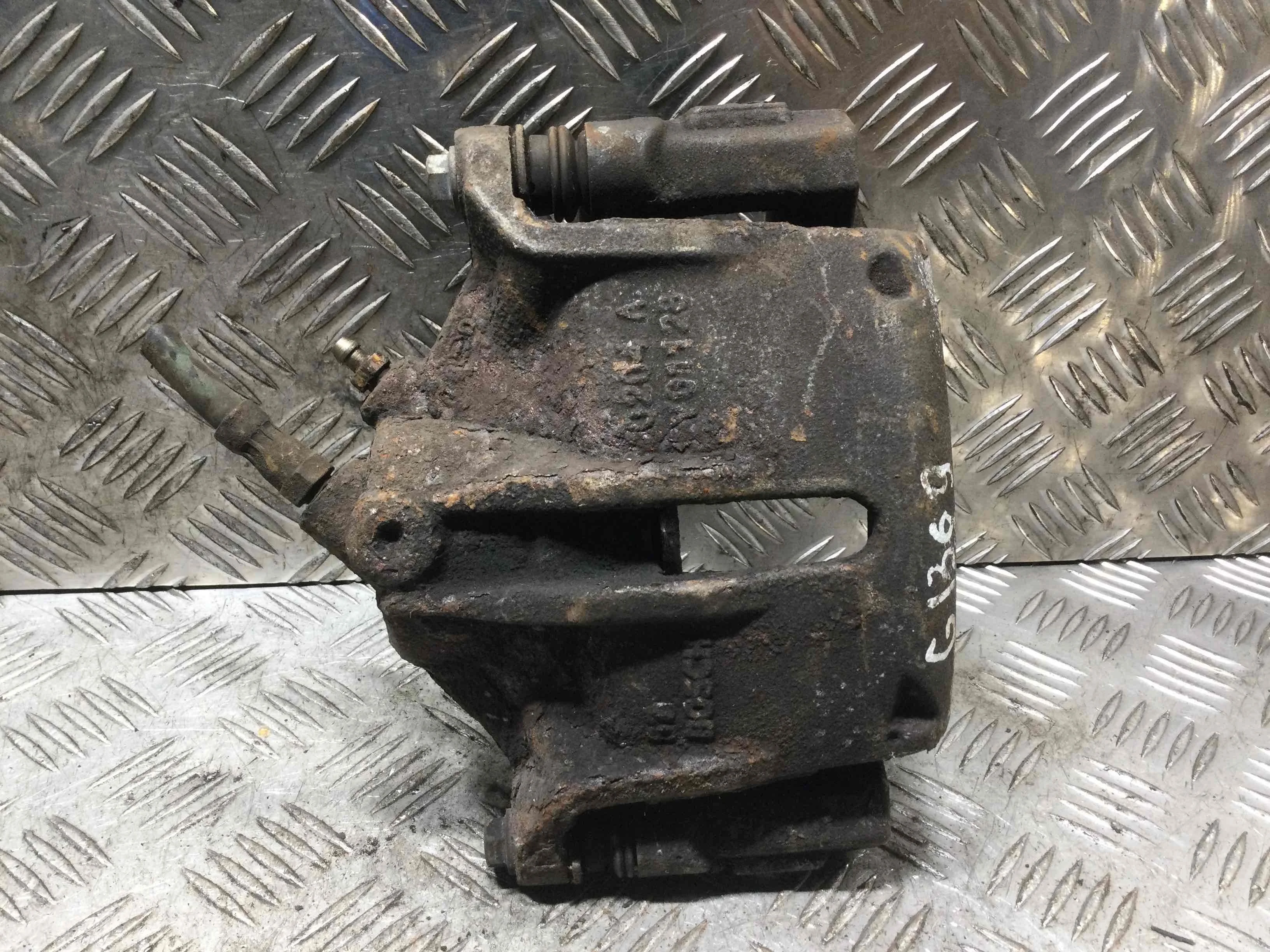 Суппорт передний левый Ford Mondeo Mondeo III 2000 - 2003 бензин 2.0 i Автомат Седан