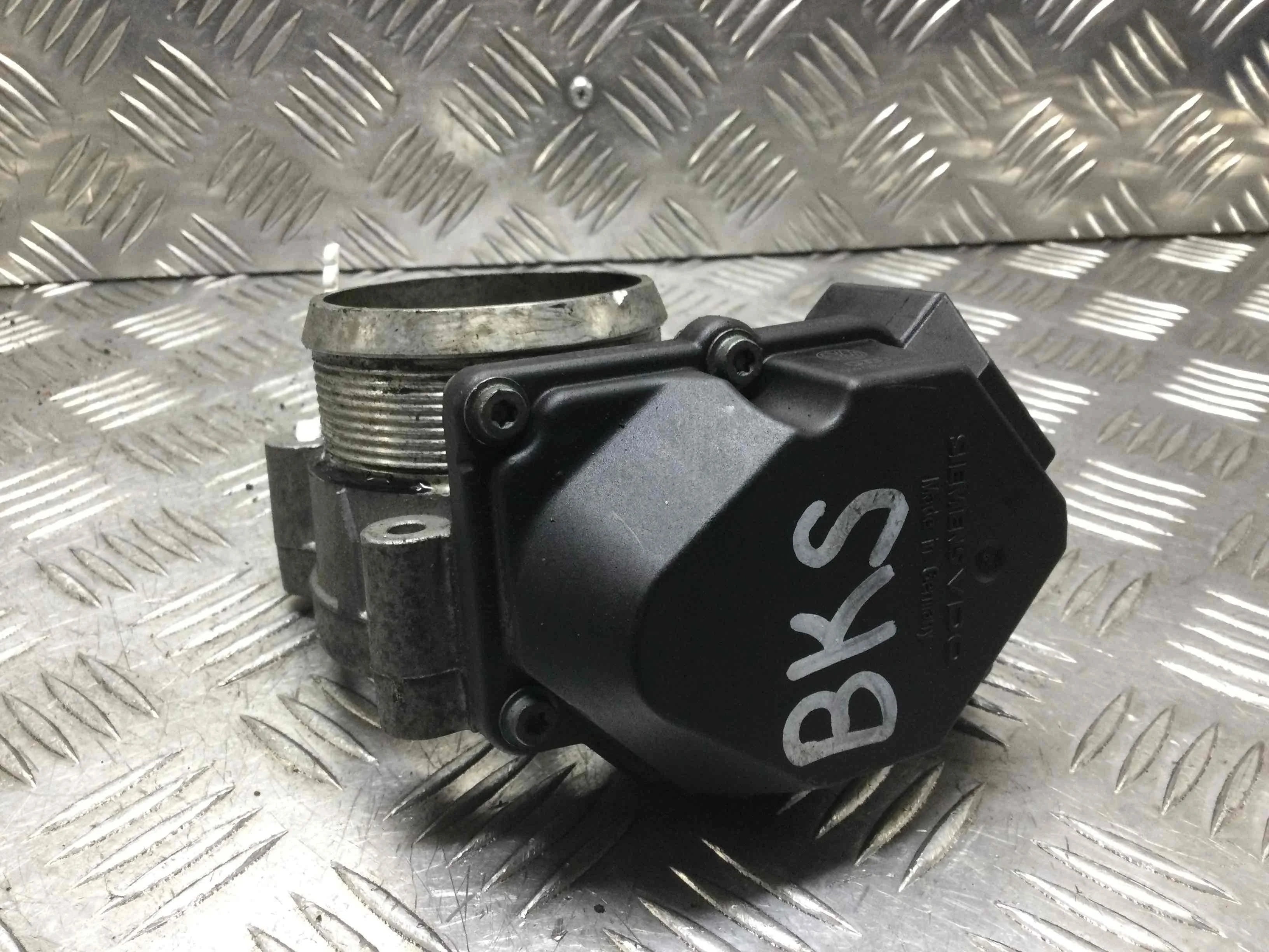 Заслонка дроссельная Volkswagen Touareg 1 поколение 2002-2007 дизель 3.0 TDI Автомат