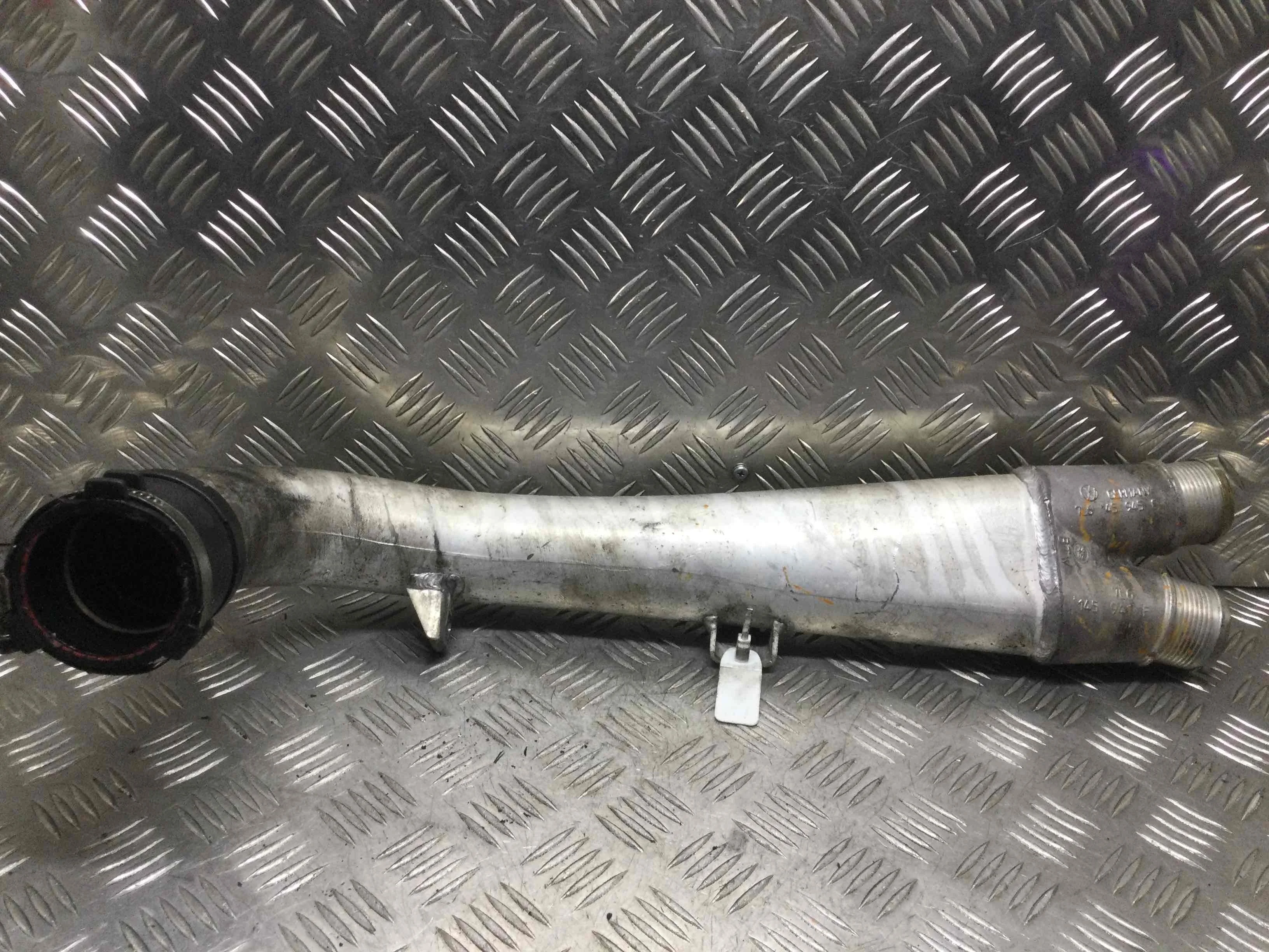 Патрубок интеркулера Volkswagen Touareg 1 поколение 2002-2007 дизель 3.0 TDI Автомат