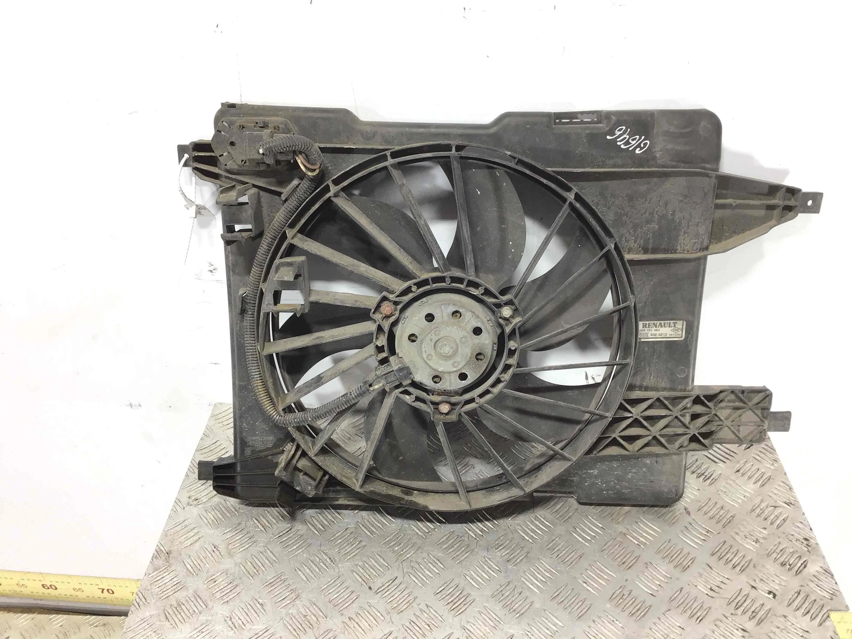 Вентилятор радиатора Renault Megane 2 поколение (2002-2006) бензин 2.0 i Механика Х/б