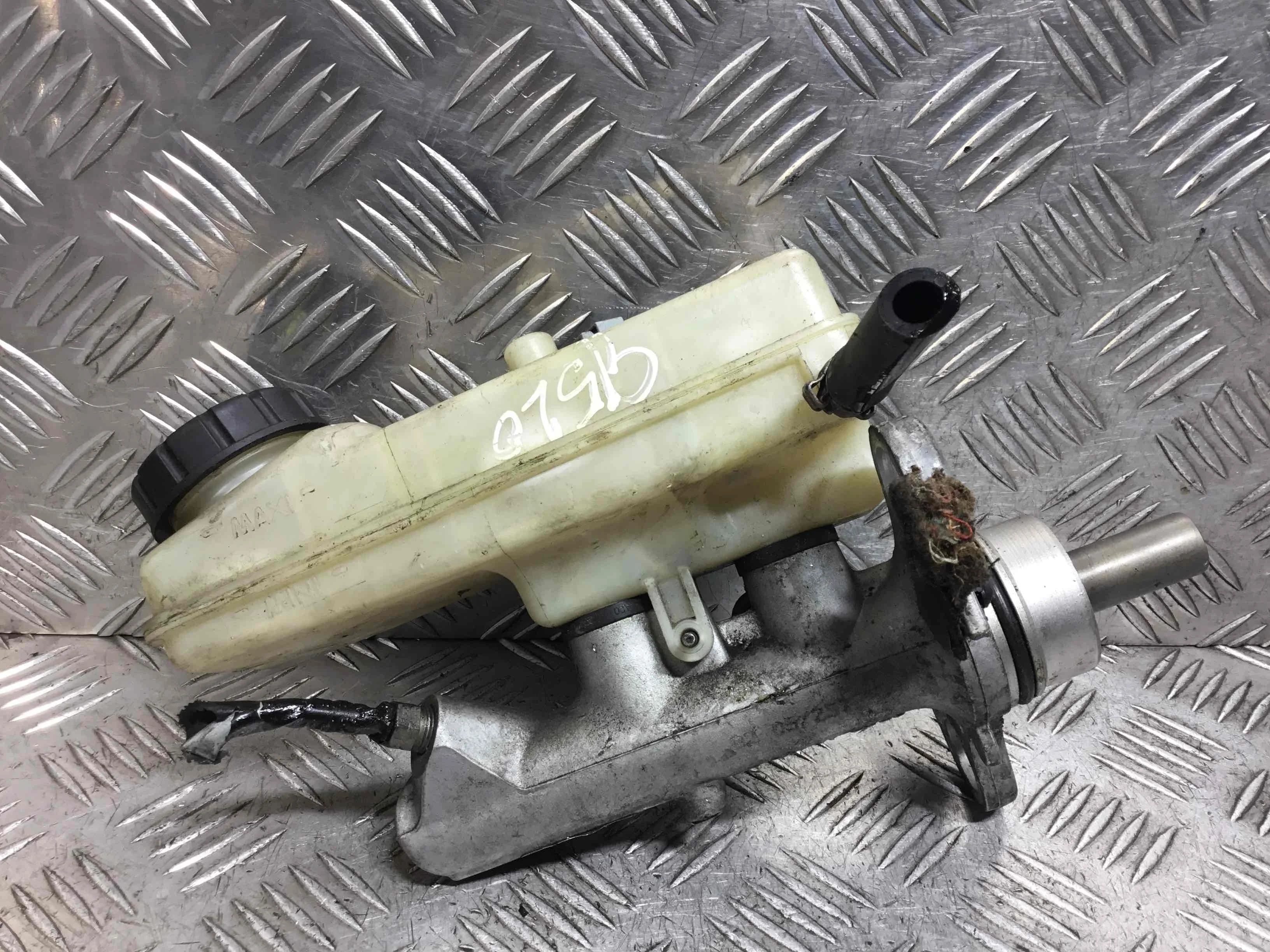 Цилиндр тормозной главный Renault Scenic 2 поколение (2003-2006) бензин 2.0 i Механика Минивэн