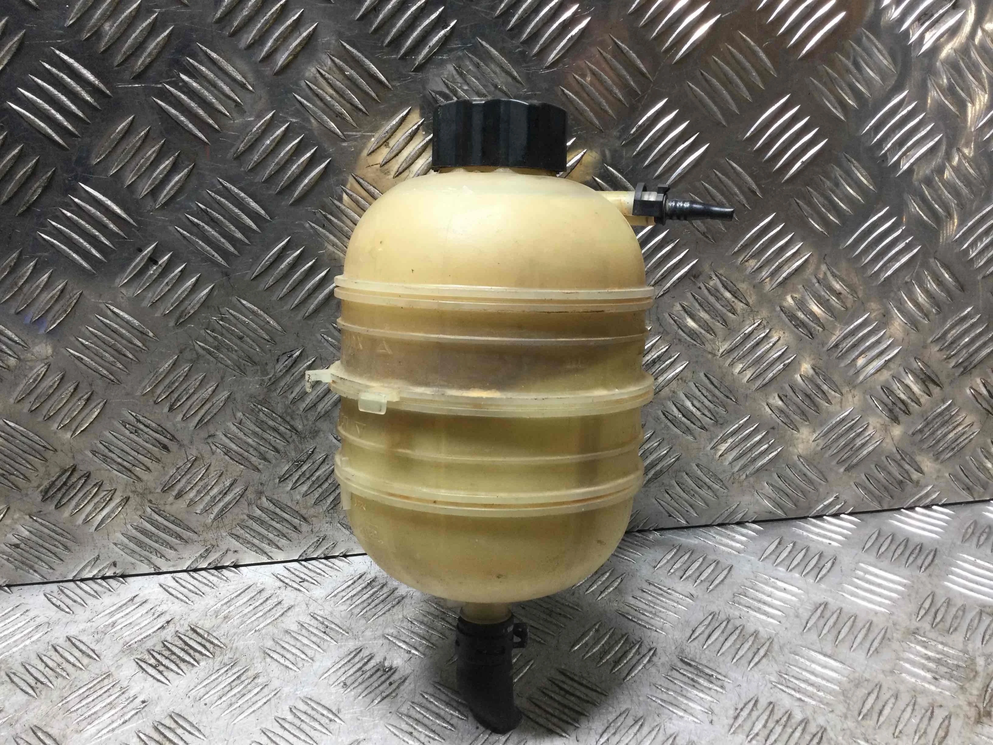 Бачок расширительный Peugeot 206 1 поколение (1998-2003) бензин 1.4 i Механика Х/б